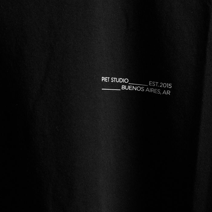Remera Negra Minimal - Imagen 2
